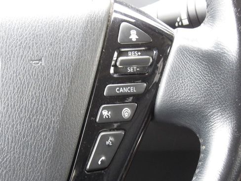 Used 2022 Nissan Armada SL w/ Captain's Chairs Package image 29