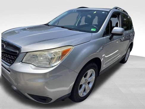 Used 2015 Subaru Forester 2.5i Premium w/ Popular Package #1 AWD/4WD image 2