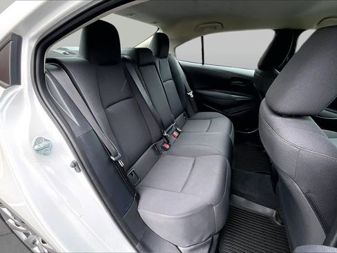 Used 2025 Toyota Corolla LE FWD image 21