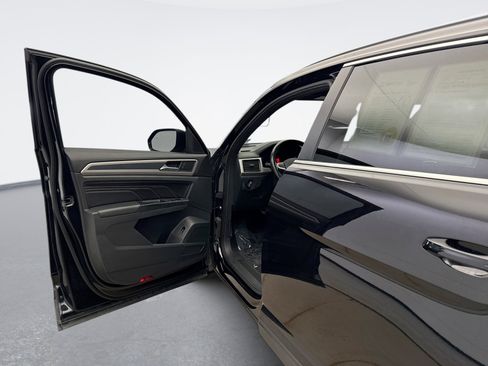 Used 2020 Volkswagen Atlas Cross Sport SEL image 9