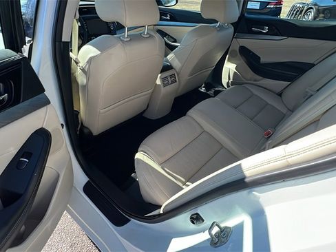 Used 2016 Nissan Maxima 3.5 SV w/ Interior Lighting Package image 20