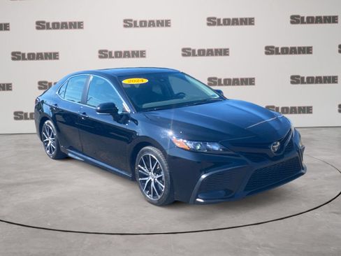 Used 2024 Toyota Camry SE FWD image 7