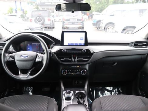 Used 2025 Ford Escape Active AWD/4WD image 16