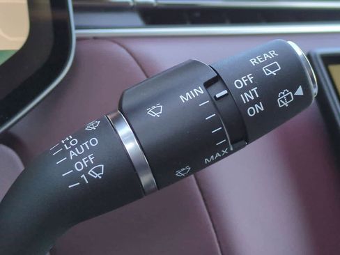 New 2025 Land Rover Range Rover SE image 27