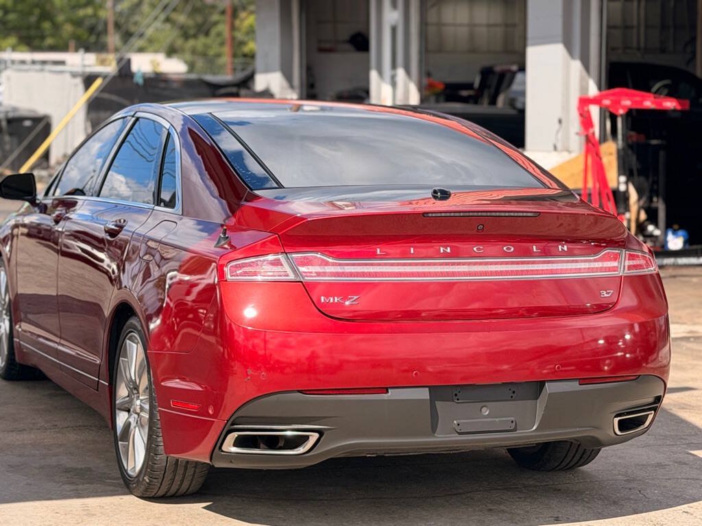 Used 2013 Lincoln MKZ FWD image 8