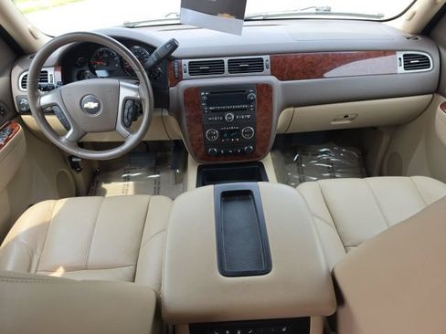 Used 2014 Chevrolet Tahoe LT w/ Luxury Package AWD/4WD image 13