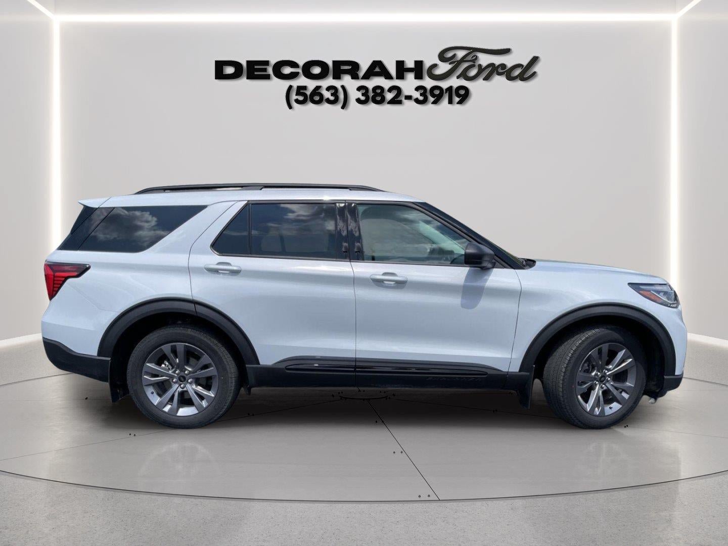 Certified 2026 Ford Explorer Active w/ Active Comfort Package AWD/4WD image 8