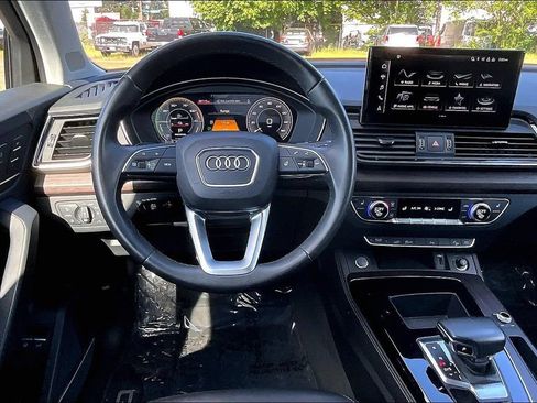 Used 2021 Audi Q5 e Premium Plus w/ Premium Plus Package AWD/4WD image 7