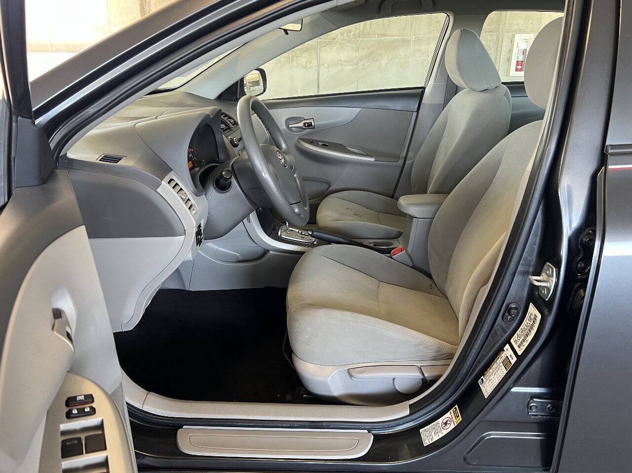 Used 2010 Toyota Corolla LE w/ All Weather Guard Pkg FWD image 20