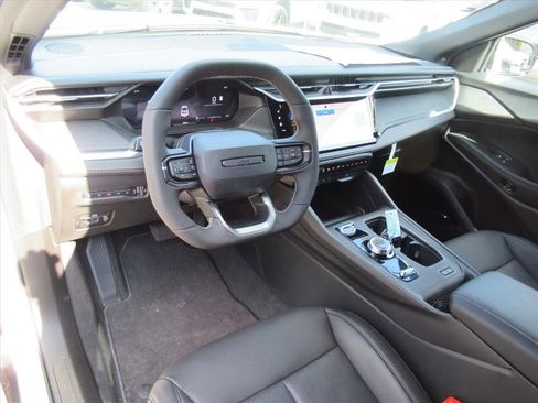 New 2026 Jeep Cherokee Overland image 15