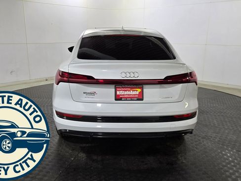 Used 2022 Audi e-tron Premium w/ Convenience Plus Package image 9