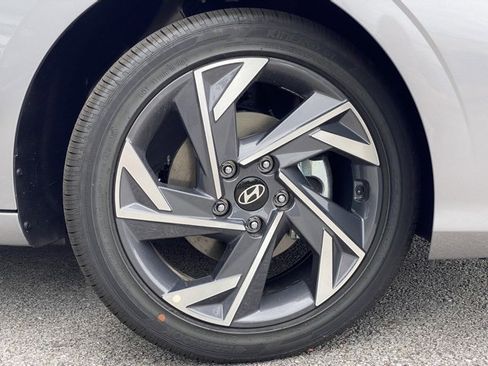 New 2025 Hyundai Elantra SEL image 36