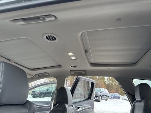 Used 2020 Buick Enclave Essence image 19