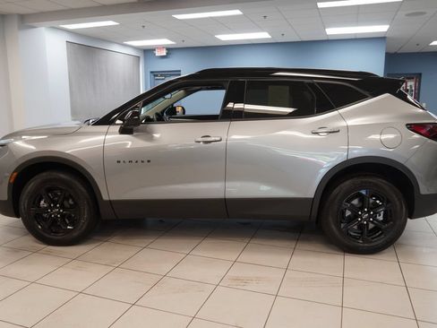 Used 2026 Chevrolet Blazer LT w/ Convenience Package FWD image 2