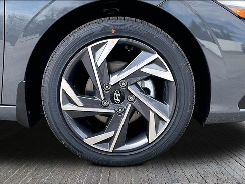 New 2026 Hyundai Elantra Limited FWD image 13