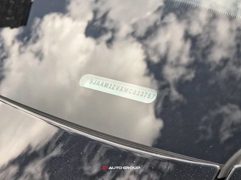 Used 2021 Bentley Bentayga AWD/4WD image 53