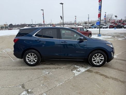 Used 2020 Chevrolet Equinox LT w/ Driver Convenience Package image 6