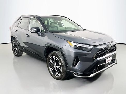 Used 2025 Toyota RAV4 XSE AWD/4WD image 4