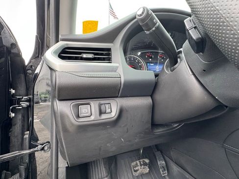 Used 2023 GMC Acadia SLE w/ Driver Convenience Package image 27