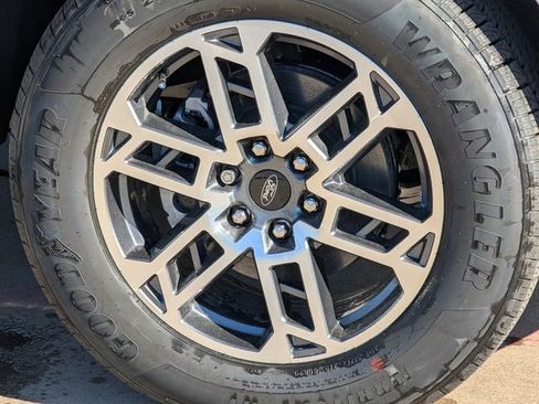 New 2025 Ford Expedition Max Active image 32