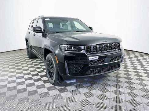 New 2026 Jeep Grand Cherokee Altitude AWD/4WD image 2
