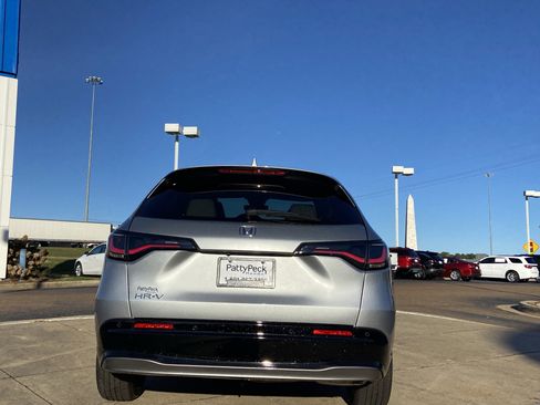 New 2026 Honda HR-V EX-L image 9