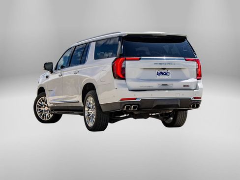 Used 2025 GMC Yukon XL Denali AWD/4WD image 8