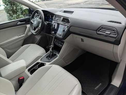 Certified 2023 Volkswagen Tiguan SE w/ Panoramic Sunroof Package FWD image 13