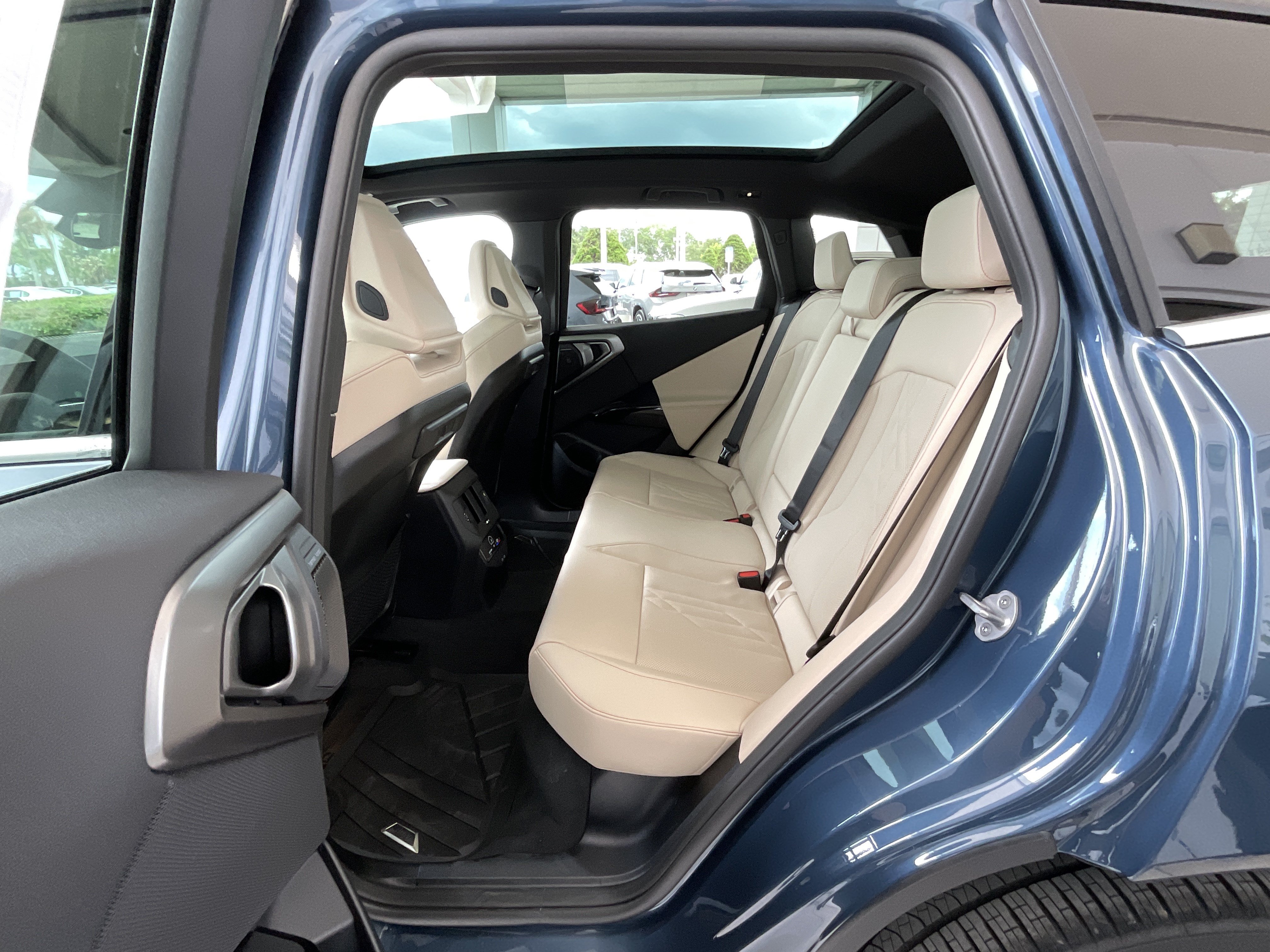 Used 2026 BMW X3 xDrive30i w/ Premium Package AWD/4WD image 25