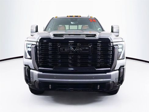 Used 2024 GMC Sierra 2500 Denali Ultimate AWD/4WD image 6