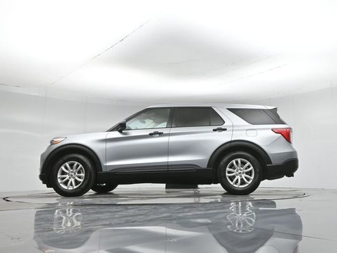 Certified 2021 Ford Explorer 2WD image 57