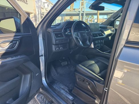 Used 2022 Chevrolet Suburban Z71 image 9