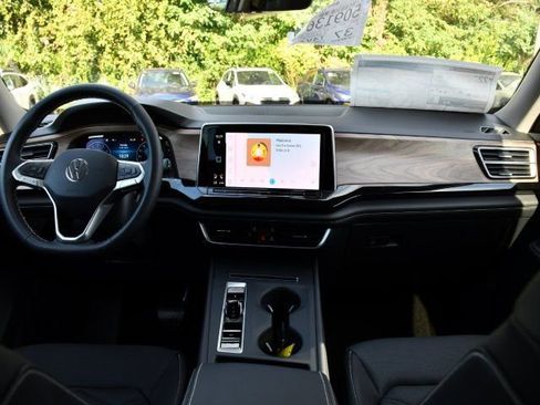 New 2026 Volkswagen Atlas SE image 18