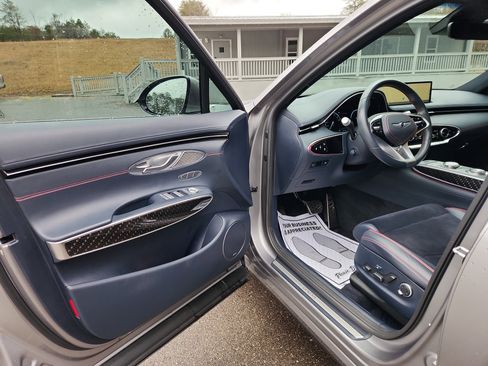 Used 2022 Genesis GV70 3.5T Sport w/ Sport Prestige Package image 19