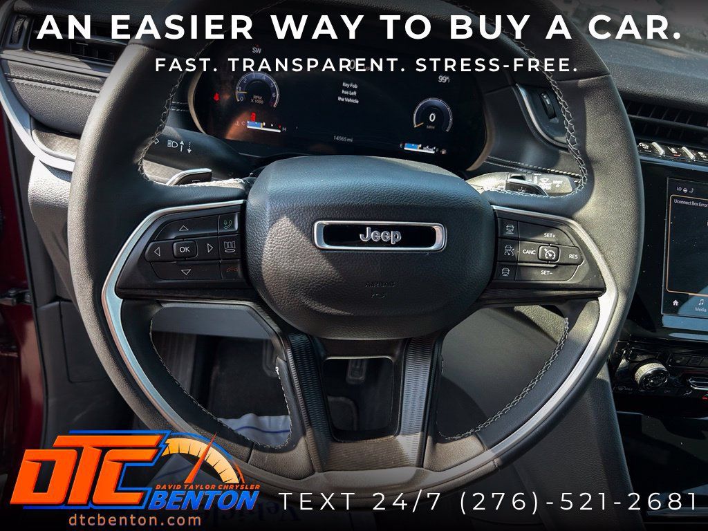 Used 2025 Jeep Grand Cherokee Altitude AWD/4WD image 15