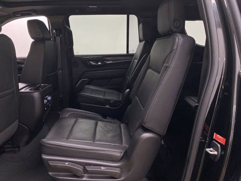 Used 2022 GMC Yukon XL Denali image 16
