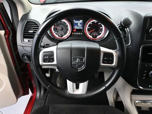 Used 2014 Dodge Grand Caravan SXT w/ Rear Park Assist Package image 23