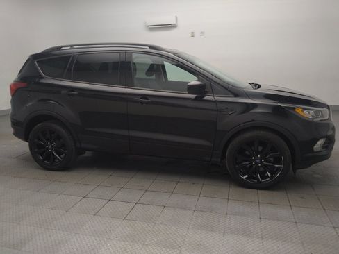 Used 2019 Ford Escape SE FWD image 11