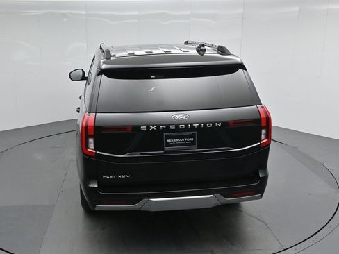 Certified 2025 Ford Expedition Platinum image 41