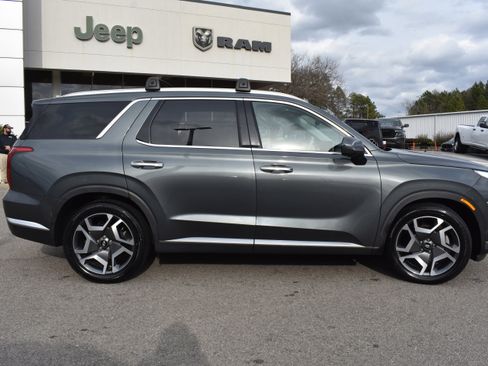 Used 2023 Hyundai Palisade Limited image 10