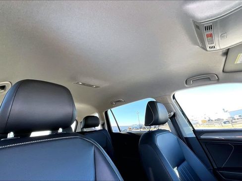 Used 2024 Volkswagen Tiguan SE image 20