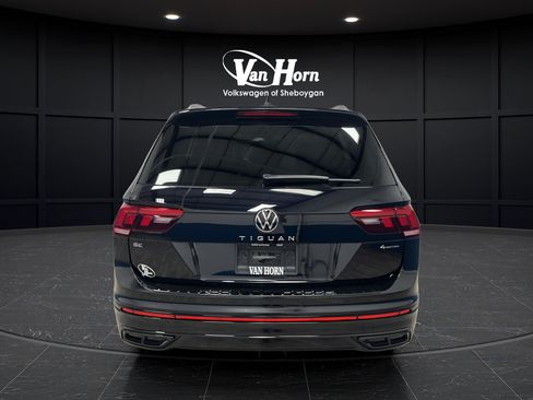 Used 2024 Volkswagen Tiguan SE R-Line AWD/4WD image 6