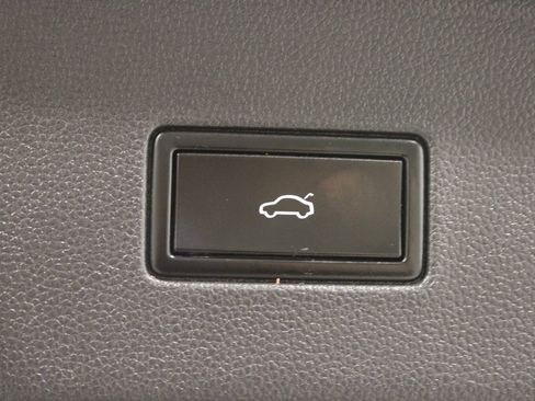 Used 2019 Volkswagen Atlas SEL Premium image 26