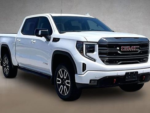 Used 2022 GMC Sierra 1500 AT4 w/ AT4 Premium Package AWD/4WD image 10