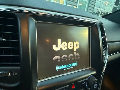Used 2015 Jeep Grand Cherokee Limited AWD/4WD image 15