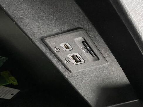 Used 2021 GMC Yukon Denali w/ Denali Premium Package image 40