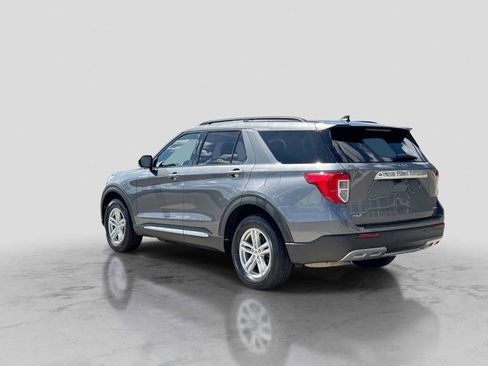 Certified 2022 Ford Explorer XLT w/ Equipment Group 202A AWD/4WD image 4
