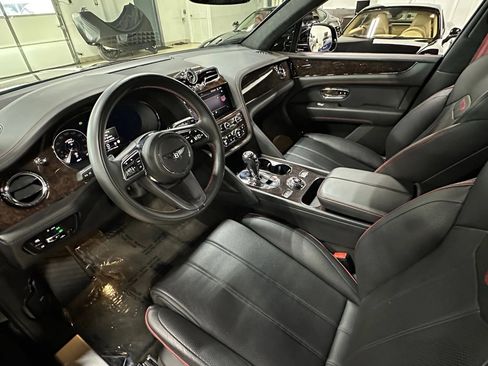 Used 2021 Bentley Bentayga AWD/4WD image 8