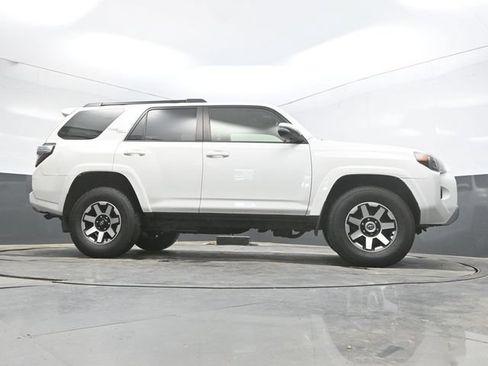 Used 2019 Toyota 4Runner TRD Off-Road Premium AWD/4WD image 38