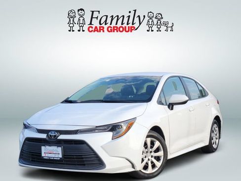 Used 2025 Toyota Corolla LE FWD image 1